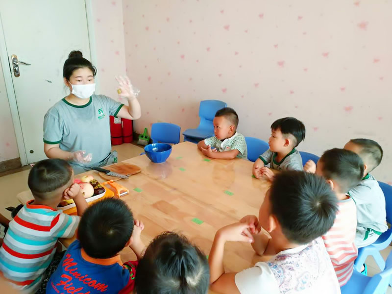 蒙氏教育+水果沙拉，給孩子不一樣的體(tǐ)驗!